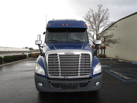 Call or Text Rick. . Freightliner bakersfield